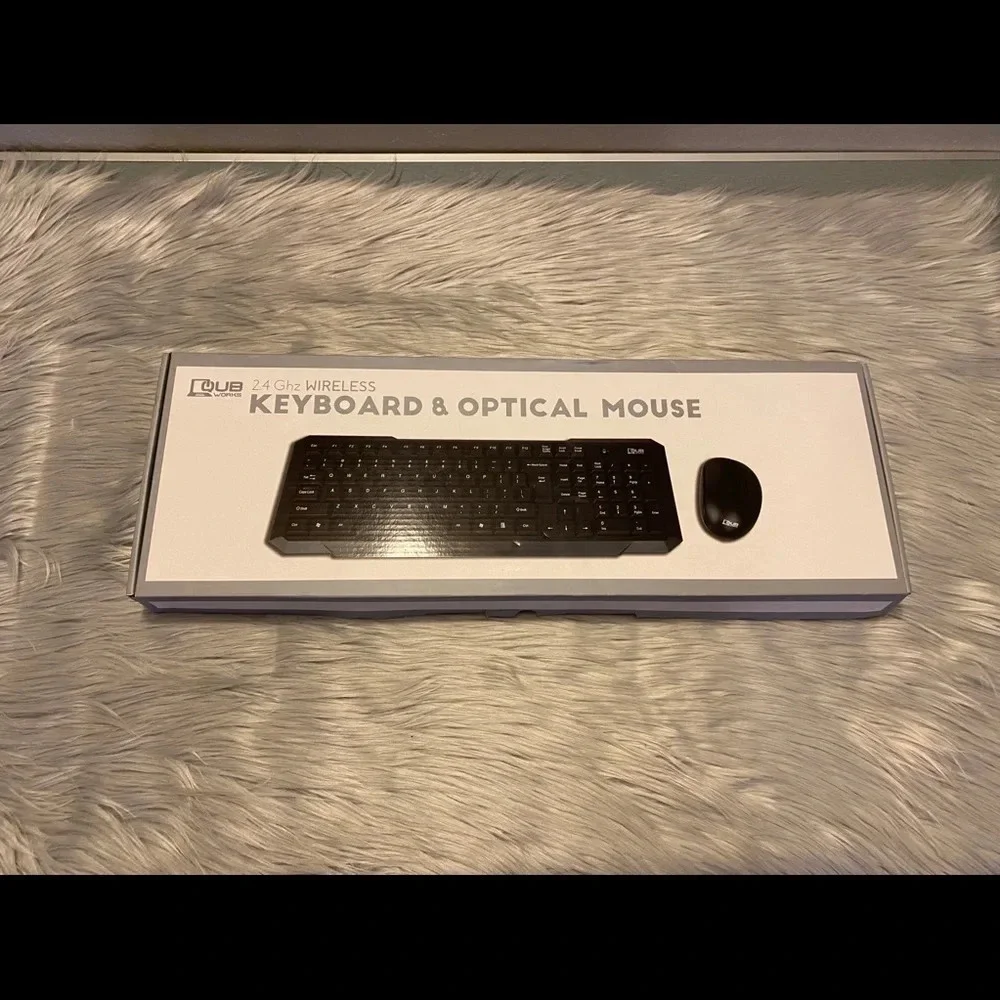QUB Works 2.4Ghz Wireless Keyboard & Optical Mouse